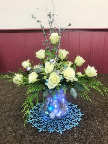 Flower arranging led by Lynne Christmas 2024 - photo 1